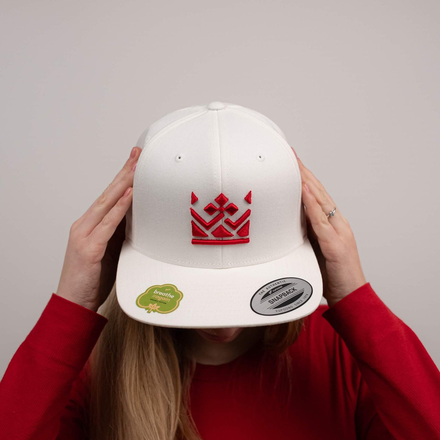 Bílá kšiltovka „Český královský institut“